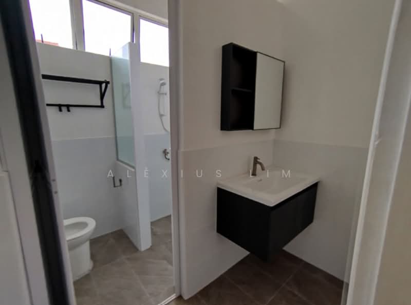 Rumah Teres 2-Tingkat untuk Disewa di Taman Sutera (Johor Bahru) - Alexius Lim - Bathroom - PropertyGuru.com.my
