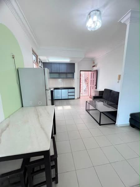 Pangsapuri untuk Disewa di Lake View Suites - Robbie Tan - Living Room - PropertyGuru.com.my