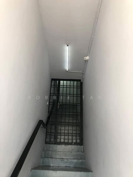 Kedai untuk Disewa di Taman Ungku Tun Aminah (Skudai) - Robbie Tan - Corridor - PropertyGuru.com.my
