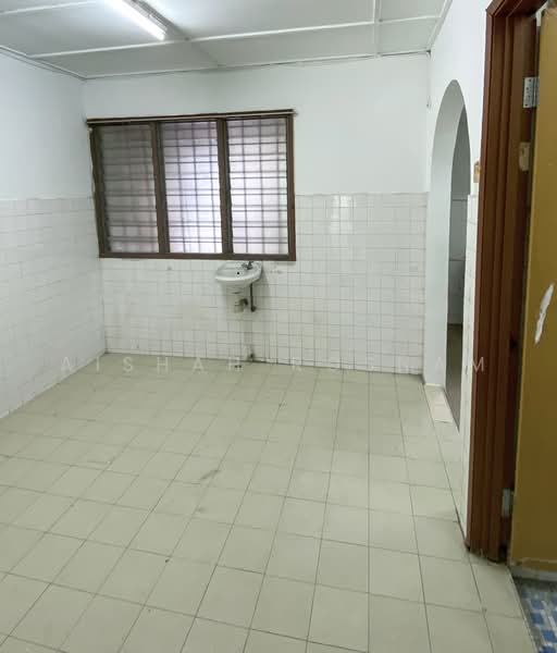 2-storey Terraced House for Sale in Taman Serdang Raya (Seri Kembangan) - Aishah Rosnam - Dining Area - PropertyGuru.com.my