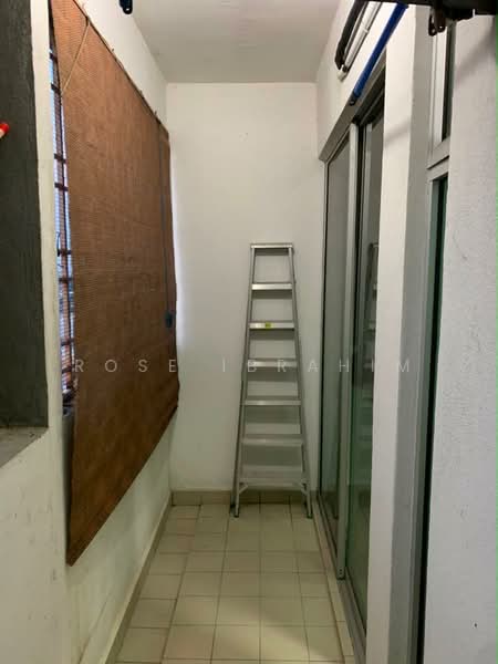 Servis Apartment untuk Dijual di KBCC (KB City Centre) - Rose Ibrahim - Balcony - PropertyGuru.com.my