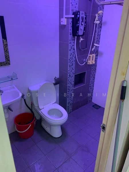 Servis Apartment untuk Dijual di KBCC (KB City Centre) - Rose Ibrahim - Bathroom - PropertyGuru.com.my