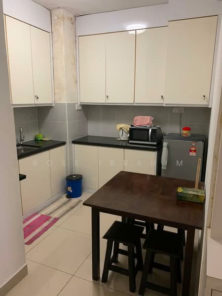 Servis Apartment untuk Dijual di KBCC (KB City Centre) - Rose Ibrahim - Kitchen - PropertyGuru.com.my