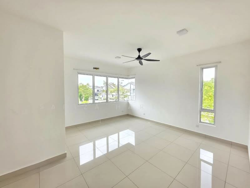 2-storey Terraced House for Sale in Bandar Rimbayu (Telok Panglima Garang) - Sariza Hartanah - Living Room - PropertyGuru.com.my