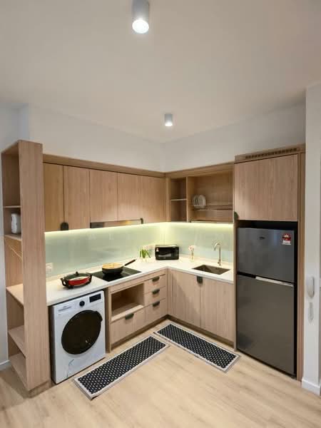 Service Residence for Rent at The Meg Serviced Residence - Alex Lim - Kitchen - PropertyGuru.com.my