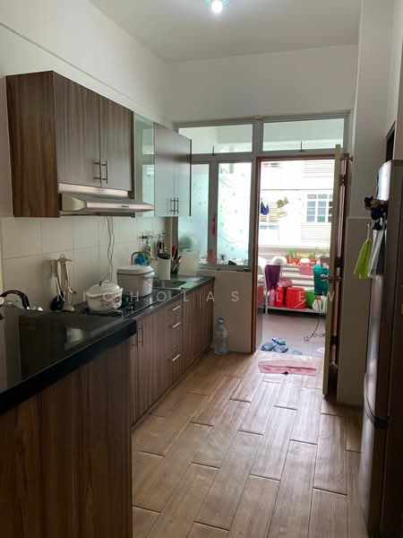 Townhouse for Sale in Seri Kembangan (Selangor) - Nicholas Lew - Kitchen - PropertyGuru.com.my