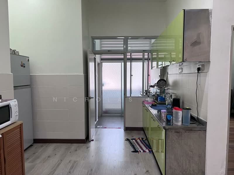 Kondominium untuk Dijual di Bayan Villa, Seri Kembangan - Nicholas Lew - Kitchen - PropertyGuru.com.my