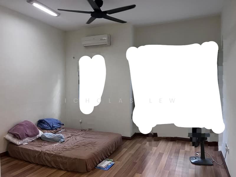 Kondominium untuk Dijual di Bayan Villa, Seri Kembangan - Nicholas Lew - Bedroom - PropertyGuru.com.my