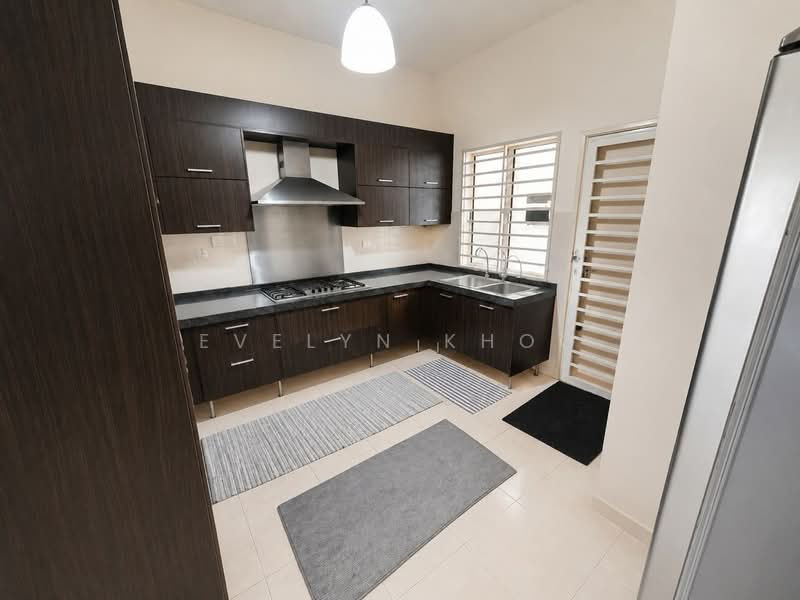 2-storey Terraced House for Sale in Sunway Alam Suria (Shah Alam) - Evelyn Khoo - Kitchen - PropertyGuru.com.my