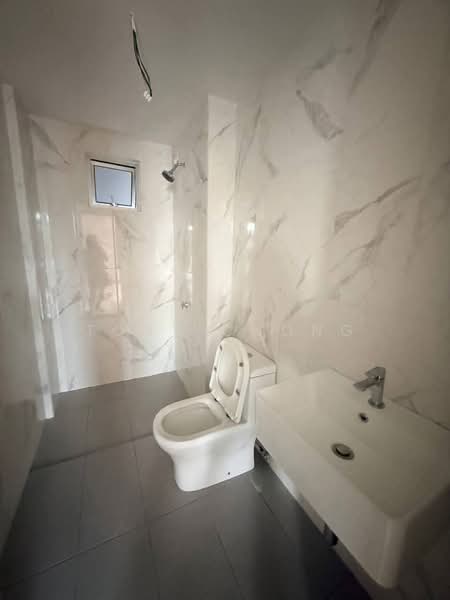 Pangsapuri untuk Disewa di APARTMEN BAYU PERMAS - Tony Chong - Bathroom - PropertyGuru.com.my