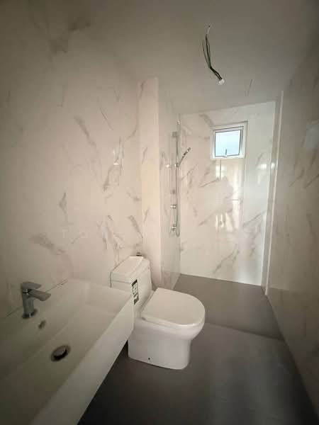 Pangsapuri untuk Disewa di APARTMEN BAYU PERMAS - Tony Chong - Bathroom - PropertyGuru.com.my