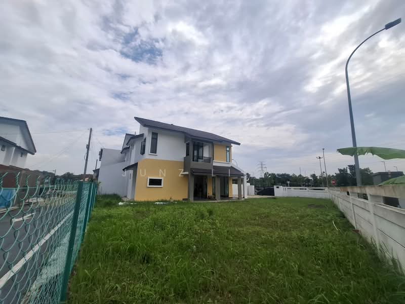 Rumah Teres 2-Tingkat untuk Dijual di Bandar Tiram (Ulu Tiram) - Junz Liew - PropertyGuru.com.my