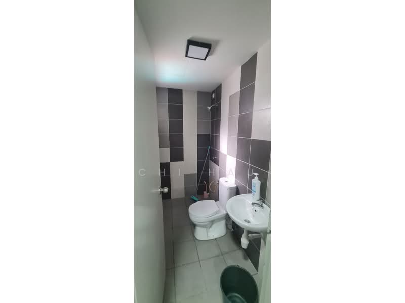 Kediaman Servis untuk Disewa di Residensi Mutiara Kajang 2 - Chi Hau - Bathroom - PropertyGuru.com.my