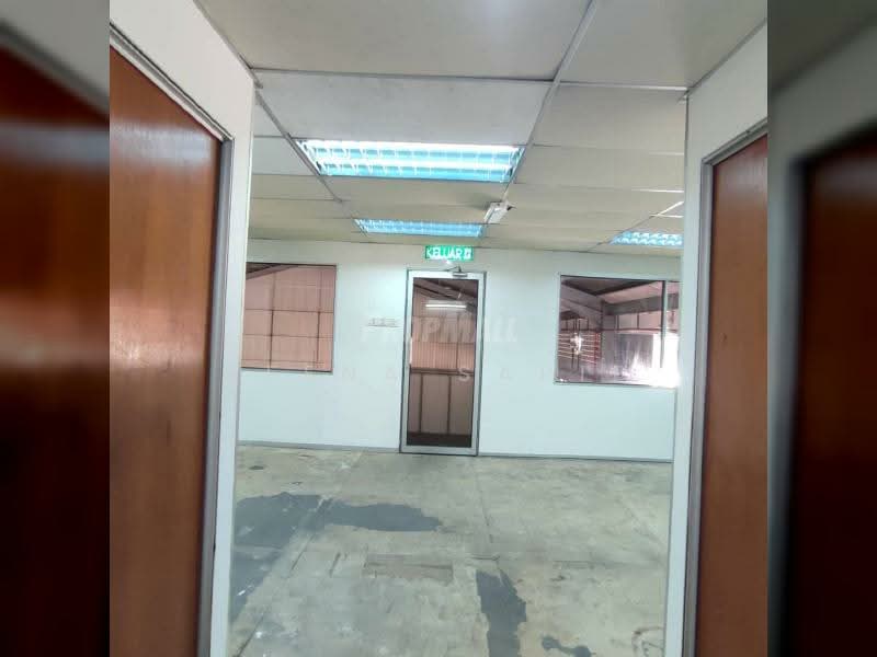Warehouse for Rent in Warehouse Jalan Bukit Kemuning (Shah Alam) - Reena Sarif - Interior - PropertyGuru.com.my