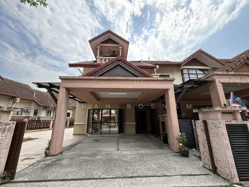 2.5-storey Terraced House for Sale in Presint 16 (Putrajaya) - Aishah Rosnam - Exterior - PropertyGuru.com.my