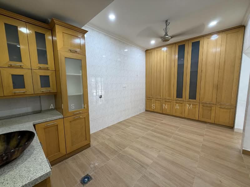 2.5-storey Terraced House for Sale in Presint 16 (Putrajaya) - Aishah Rosnam - Kitchen - PropertyGuru.com.my