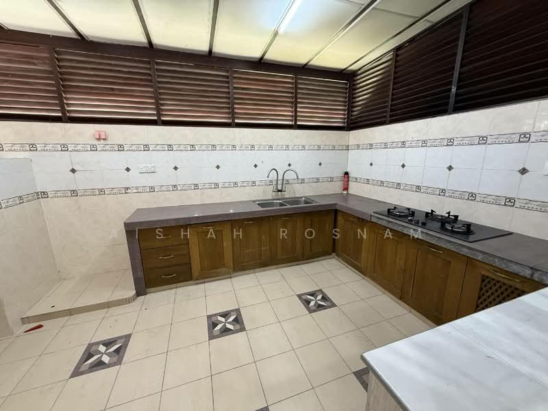 2.5-storey Terraced House for Sale in Presint 16 (Putrajaya) - Aishah Rosnam - Kitchen - PropertyGuru.com.my
