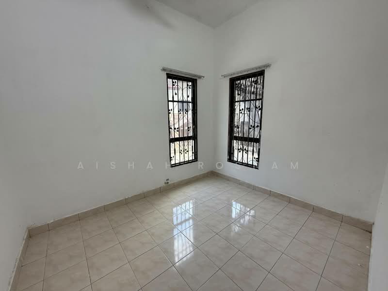2.5-storey Terraced House for Sale in Presint 16 (Putrajaya) - Aishah Rosnam - Bedroom - PropertyGuru.com.my