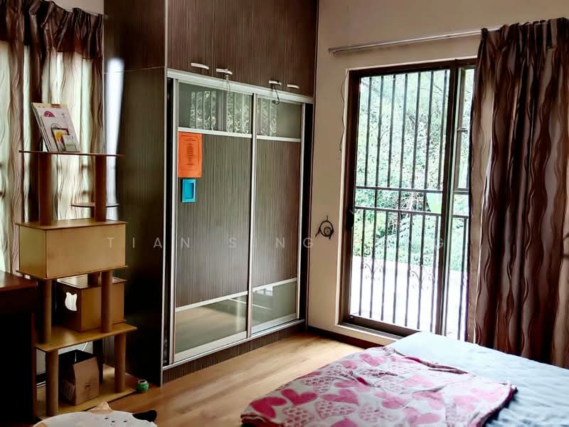Semi-Detached House for Sale in Taman Bukit Kuchai (Bandar Kinrara) - Tian Sing Fong - Bedroom - PropertyGuru.com.my
