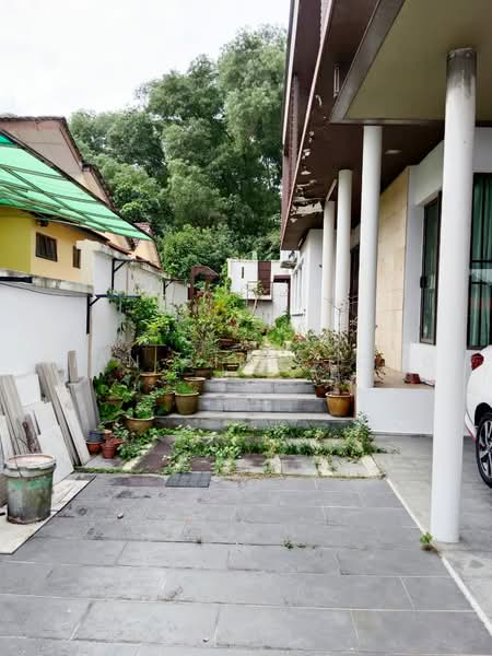 Semi-Detached House for Sale in Taman Bukit Kuchai (Bandar Kinrara) - Tian Sing Fong - Exterior - PropertyGuru.com.my