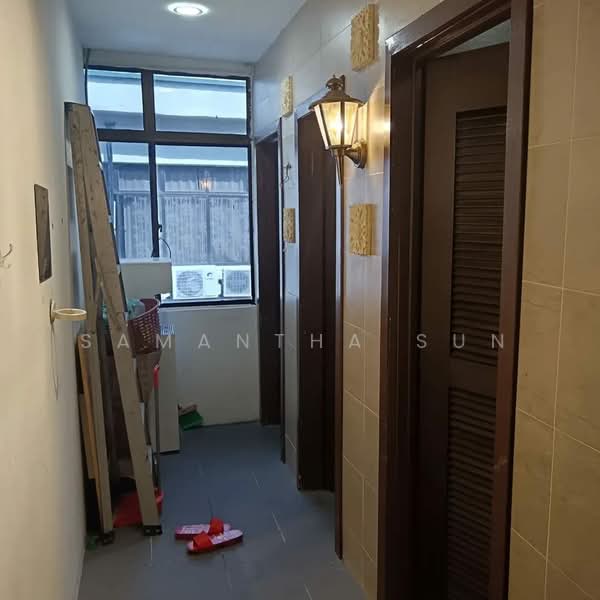 Kedai / Pejabat untuk Dijual di Taman Serdang Perdana (Seri Kembangan) - Samantha Sun - Corridor - PropertyGuru.com.my