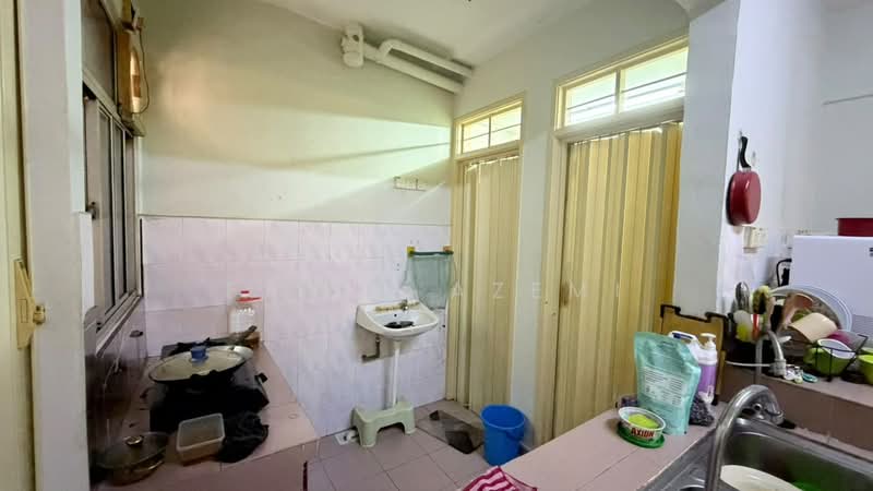 Apartment for Sale at Pangsapuri Suria - Fatin Azemi - Kitchen - PropertyGuru.com.my