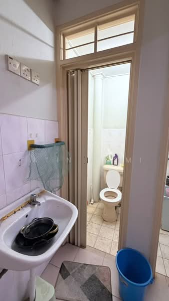 Apartment for Sale at Pangsapuri Suria - Fatin Azemi - Bathroom - PropertyGuru.com.my