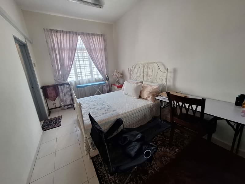 Semi-Detached House for Sale in Jenjarom (Selangor) - Shoib Harun - Bedroom - PropertyGuru.com.my