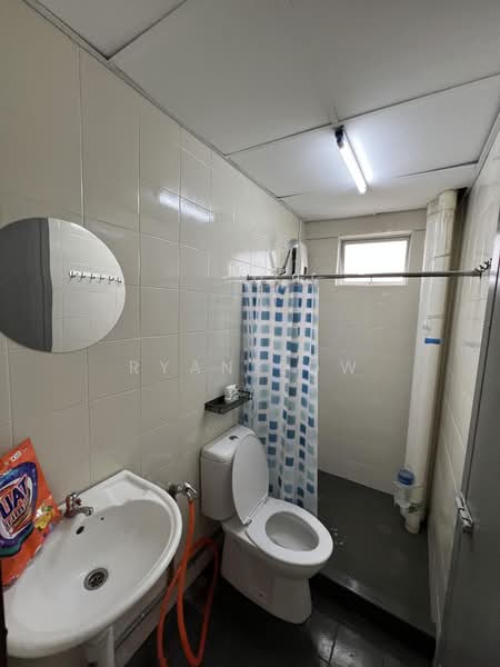 Condominium for Rent at Puncak Banyan - Ryan Low - Bathroom - PropertyGuru.com.my