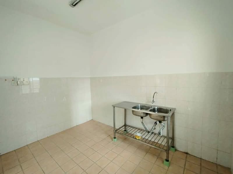 2-storey Terraced House for Sale in Puchong (Selangor) - Tian Sing Fong - Kitchen - PropertyGuru.com.my