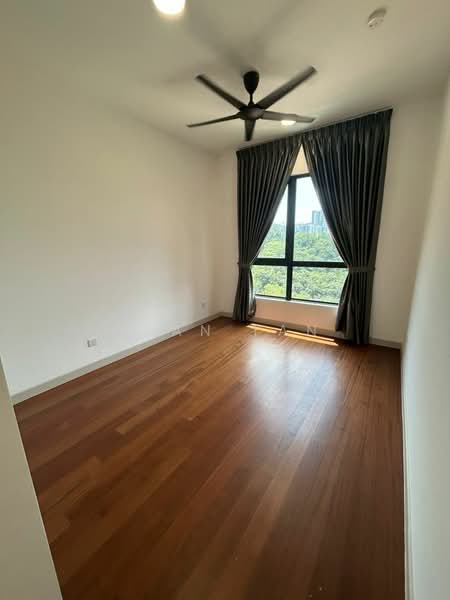 Kondominium untuk Dijual di Residensi Astrea - Ivan Tan - Bedroom - PropertyGuru.com.my