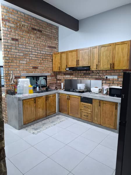1-storey Terraced House for Sale in Telok Panglima Garang (Selangor) - SHAH REZA SASMAT - Kitchen - PropertyGuru.com.my