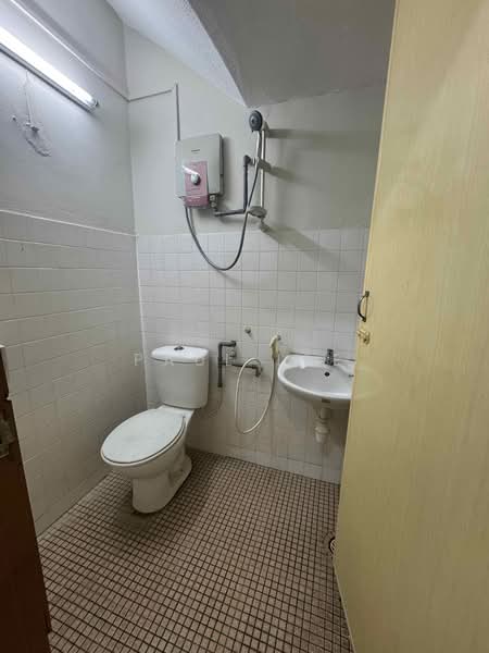 Apartment for Rent at Perdana Villa - Paul Lee - Bathroom - PropertyGuru.com.my