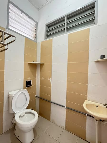 Semi-Detached House for Sale in Telok Wanjah (Alor Setar) - Ryan Ooi - Bathroom - PropertyGuru.com.my