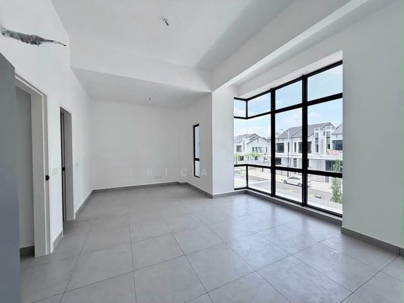 2-storey Terraced House for Sale in Taman Mount Austin (Tebrau) - Erica Ho - Living Room - PropertyGuru.com.my