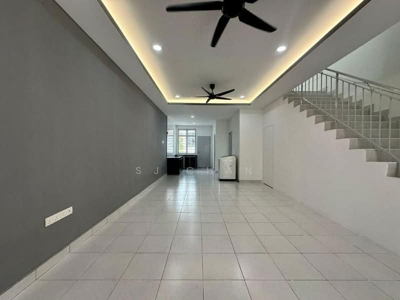 Rumah Teres 2-Tingkat untuk Disewa di Taman Scientex Senai (Senai) - SJ CHAN - Living Room - PropertyGuru.com.my