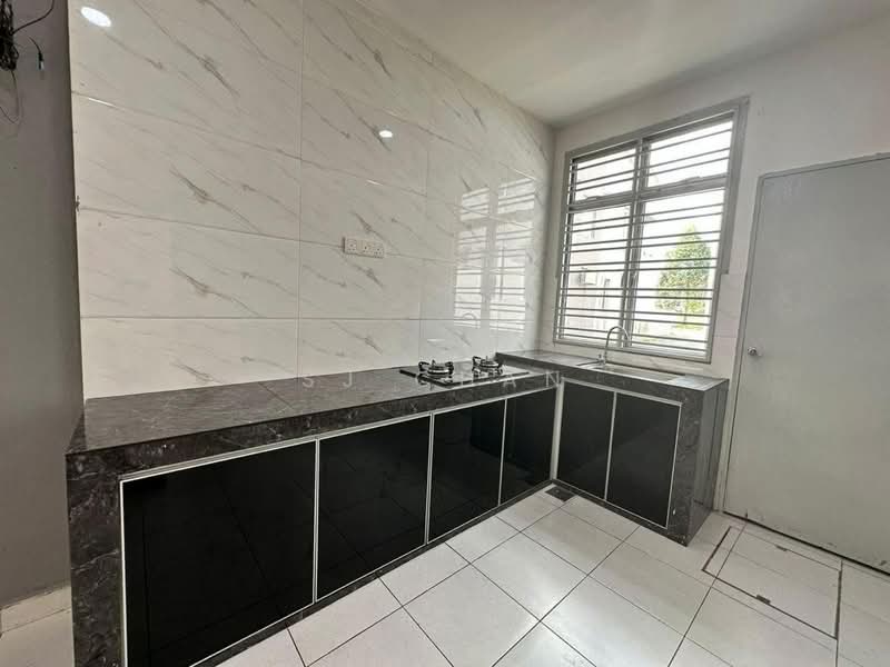 Rumah Teres 2-Tingkat untuk Disewa di Taman Scientex Senai (Senai) - SJ CHAN - Kitchen - PropertyGuru.com.my