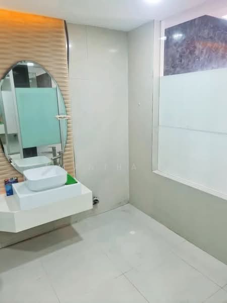 Servis Apartment untuk Dijual di Pertama Residency - Samantha Sun - Bathroom - PropertyGuru.com.my