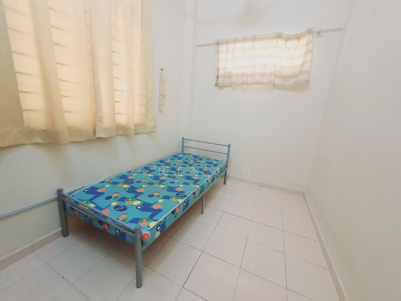 Apartment for Sale at Pangsapuri Bukit Beruang Bestari (University View) - CHIN FN - Bedroom - PropertyGuru.com.my