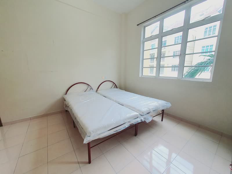 Apartment for Sale at Pangsapuri Bukit Beruang Bestari (University View) - CHIN FN - Bedroom - PropertyGuru.com.my