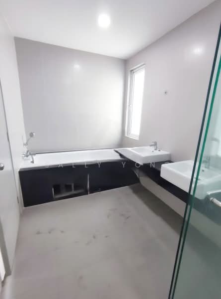 2.5-storey Terraced House for Rent in Bandar Bukit Raja (Klang) - Sally Yong - Bathroom - PropertyGuru.com.my
