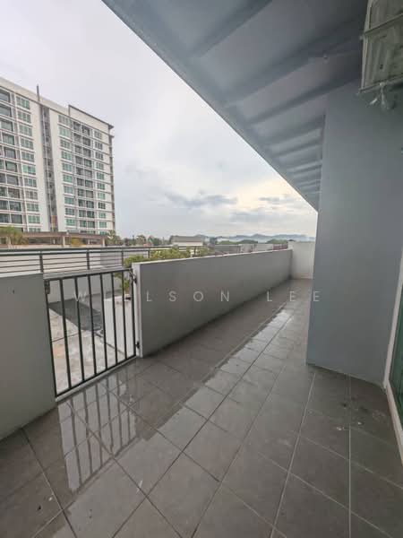 Kediaman Servis untuk Disewa di Palm Garden - Willson Lee - Balcony - PropertyGuru.com.my