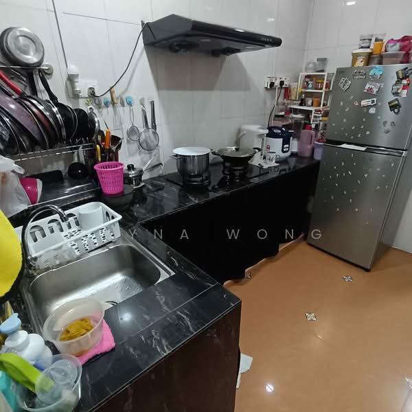 Rumah Flat untuk Dijual di Bandar Baru Uda - Reyna Wong - Kitchen - PropertyGuru.com.my