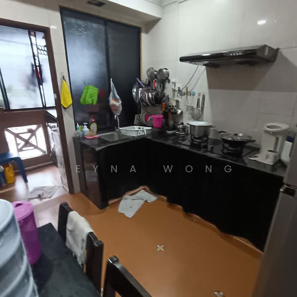 Rumah Flat untuk Dijual di Bandar Baru Uda - Reyna Wong - Kitchen - PropertyGuru.com.my
