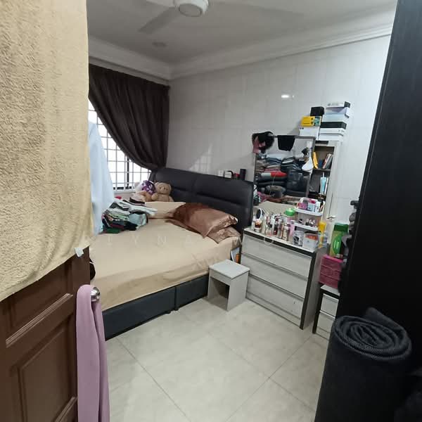 Rumah Flat untuk Dijual di Bandar Baru Uda - Reyna Wong - Bedroom - PropertyGuru.com.my