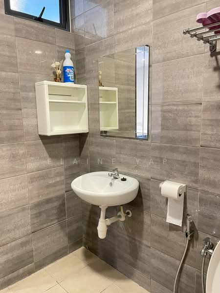 Service Residence for Sale at Symphony Tower (Menara Simfoni) - Elaine Yap - Bathroom - PropertyGuru.com.my