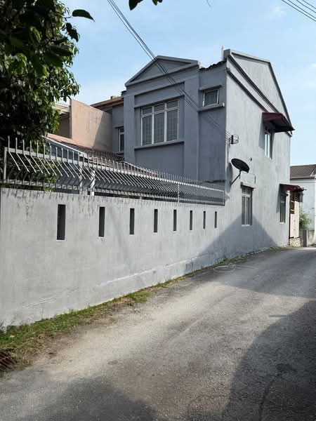 2-storey Terraced House for Sale in Taman Lestari Perdana (Seri Kembangan) - Melvin . - Exterior - PropertyGuru.com.my