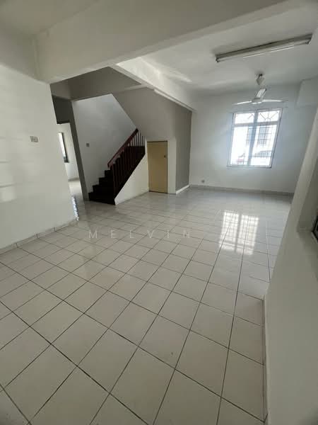 2-storey Terraced House for Sale in Taman Lestari Perdana (Seri Kembangan) - Melvin . - Living Room - PropertyGuru.com.my
