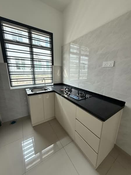 Rumah Teres 2 Tingkat untuk Disewa di Taman Dato Onn (Johor Bahru) - SJ CHAN - Kitchen - PropertyGuru.com.my
