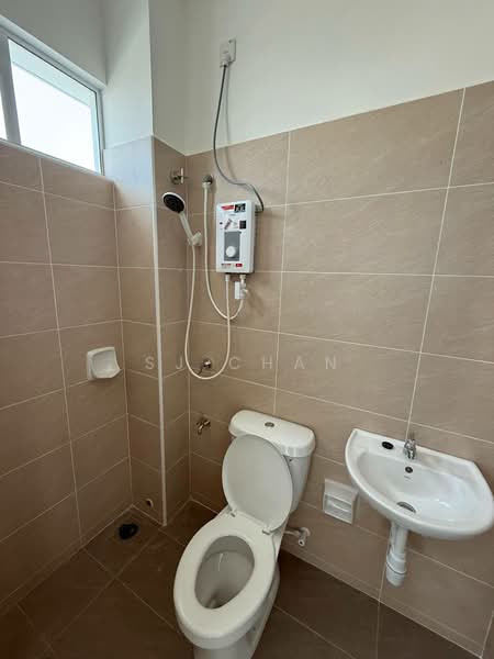 Rumah Teres 2 Tingkat untuk Disewa di Taman Dato Onn (Johor Bahru) - SJ CHAN - Bathroom - PropertyGuru.com.my